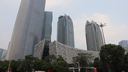 小鹏集团启用全球首条高阶通用人形机器人自动化产线