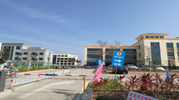 小鹏集团启用全球首条高阶通用人形机器人自动化产线